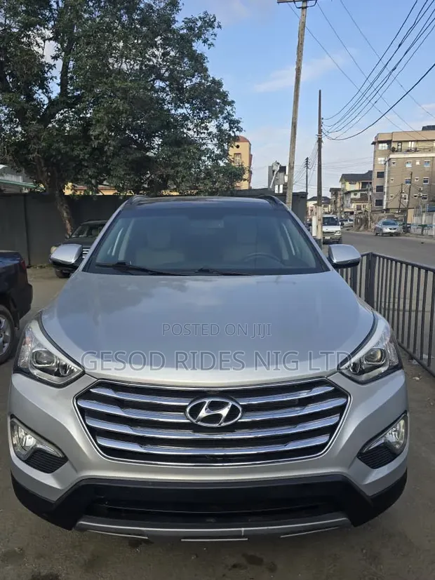 2015 Hyundai Santa Fe Limited AWD SUV - 1