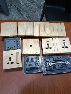Cikakken Saet na Berlin Brush Gold Sockets & Switches