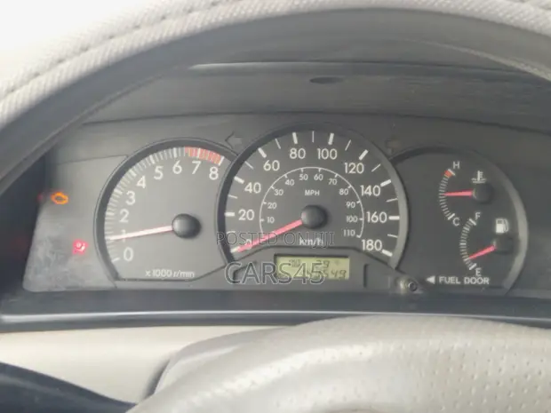 Toyota Corolla 2007 Silver - 1