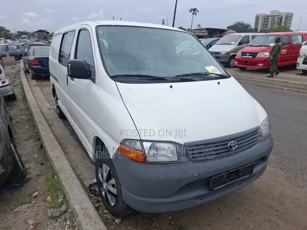 Toyota HiAce Commuter GL Longframe 2010 - 1