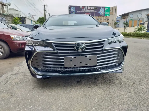 2020 Toyota Avalon XLE Black - 1
