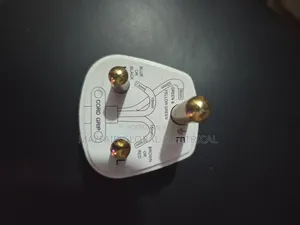 Original 15-Amp 3-Pin Round Electrical Plug