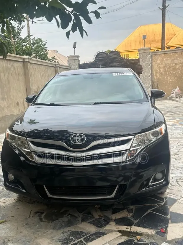 Toyota Venza 2016 Black - 1