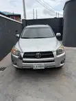 Toyota RAV4 2011 Silver - Na Najeriya Aka Yi Amfani Da Shi - 3