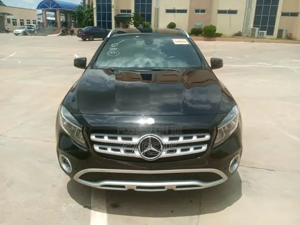 Mercedes-Benz GLA-Class 2018 Black - 1