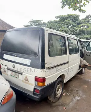 Volkswagen Transporter 2005 Fari