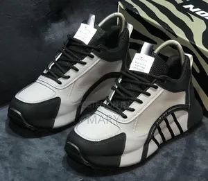 Louis Vuitton Unisex Sneakers