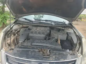 Nissan Altima 2.5 S Sedan 2010 Silver