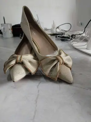 LR&RL Beige Pointed Toe Kitten Heels masu Kyau da Bow