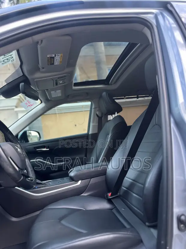 2022 Toyota Highlander Gray - 1