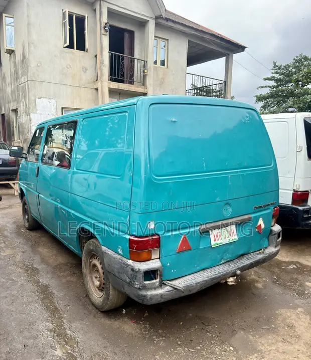 Volkswagen Transporter 2005 Green - 1