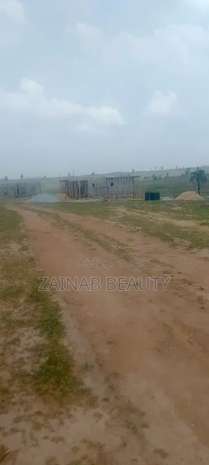 Filin Estate 360sqm don Gidan Terrace 3-Bedroom tare da C of O