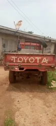 Toyota Hiace Mini Truck - 1
