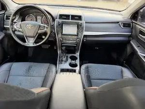 2016 Toyota Camry SE Burgundy