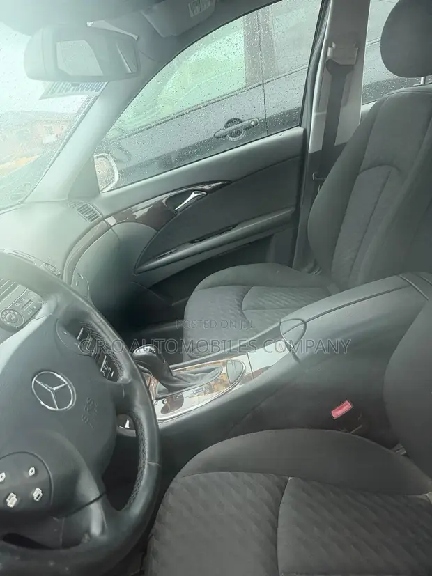 Mercedes-Benz E350 2005 Silver - 1