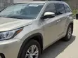 2014 Toyota Highlander XLE AWD SUV - Gold - 5