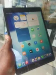 Apple iPad 9.7 64GB Gray (Used) - 1