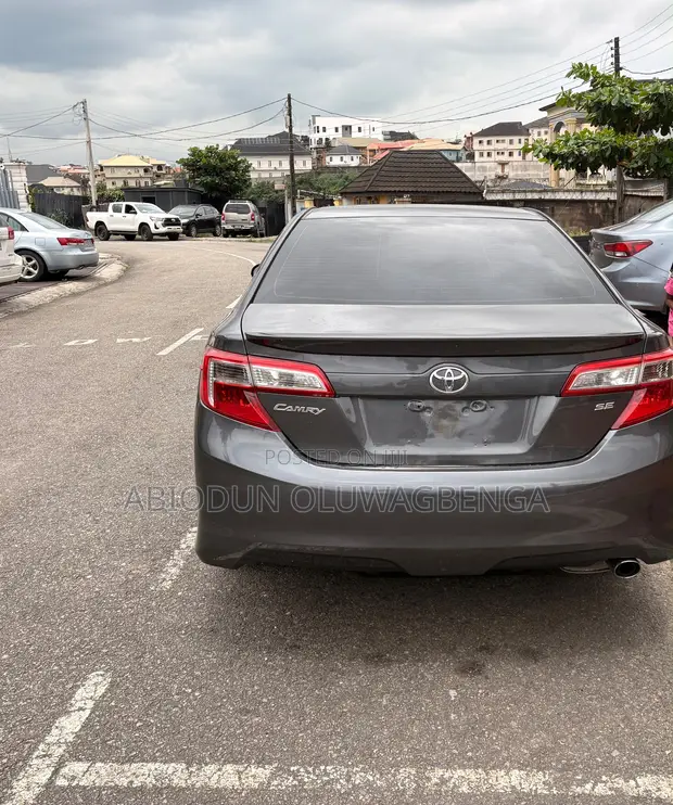 Toyota Camry SE Sedan 2013 - 1