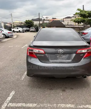 2013 Toyota Camry SE Sedan
