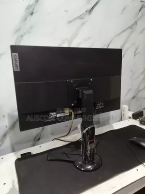Lenovo 24" Fuskar Wasa ta Komfuta FHD 120Hz VA