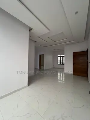 Gidan haya na dakuna 2 a Abraham Adesanya Estate