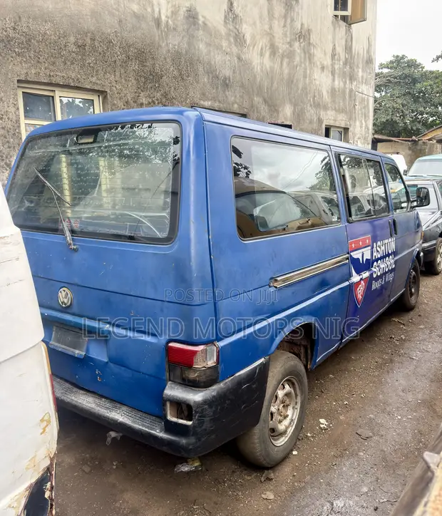Volkswagen Transporter 2004 Blue - 1