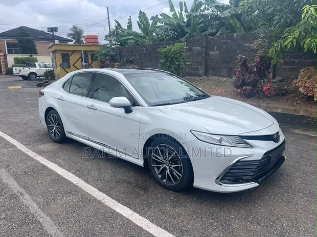 Toyota Camry XLE V6 2023 - 1