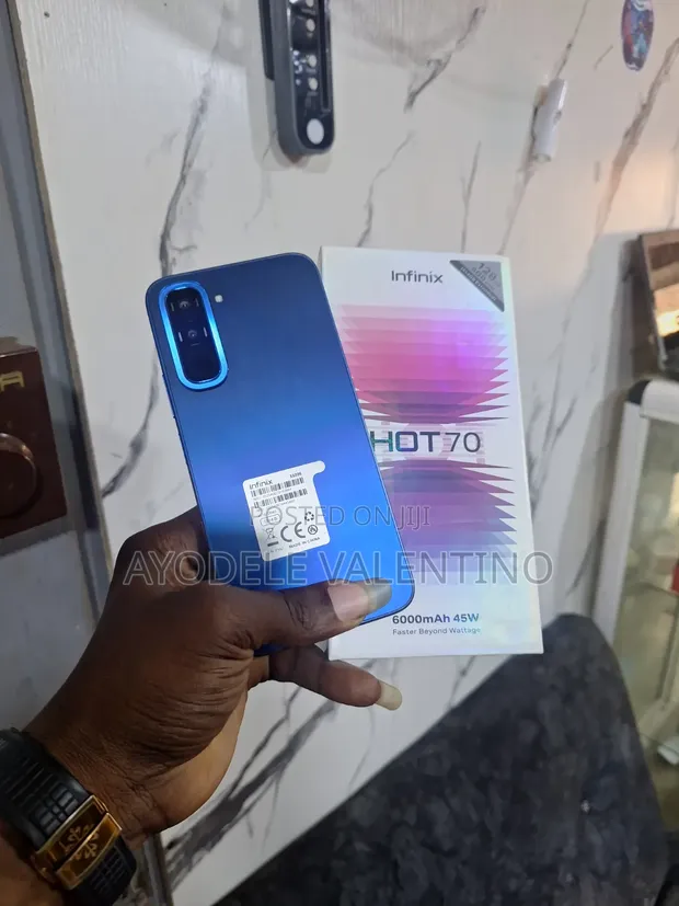 Infinix Hot 70 128GB Green - 1