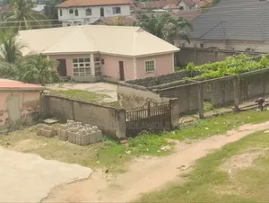 Gida mai dakuna 3 don siyarwa a Old Poly Quarters, Lokoja