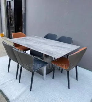 Modern Rectangular Marble-Top Dining Table tare da 6 Chairs