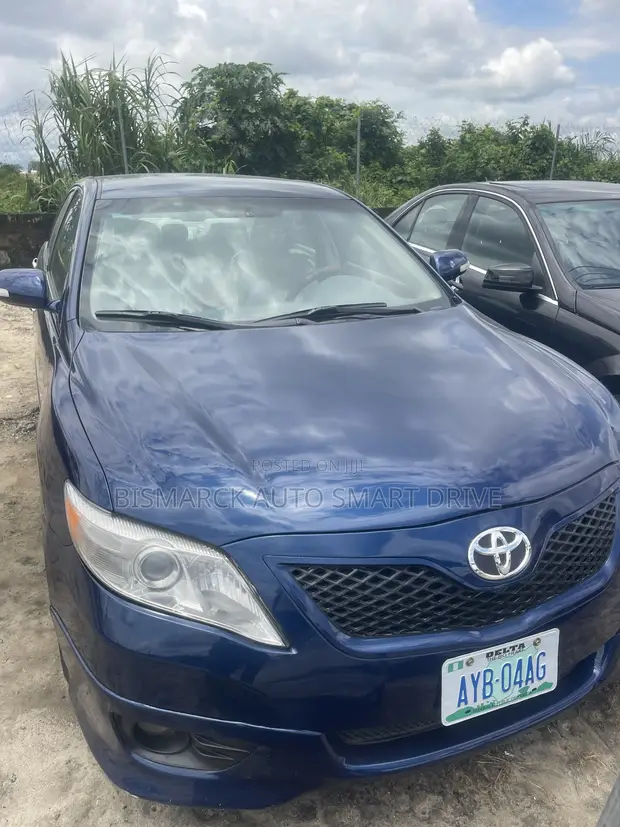 Toyota Camry SE Sedan ta 2011 - 1