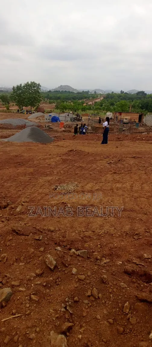 Filin Zama Mai Fadi 250sqm Tare da CofO - 1