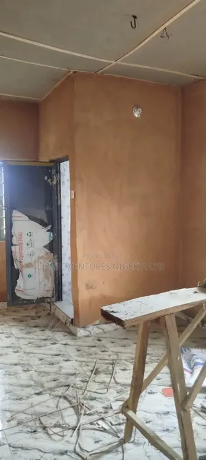 Wurin Zama Mai Kayayyaki 2 Bedroom a Agric Estate, Igando