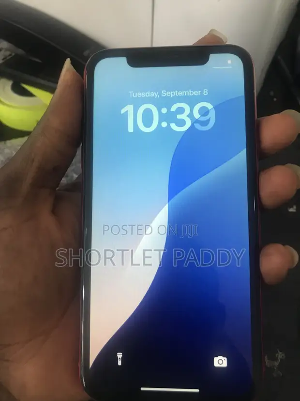 Apple iPhone XR 64GB Red - 1