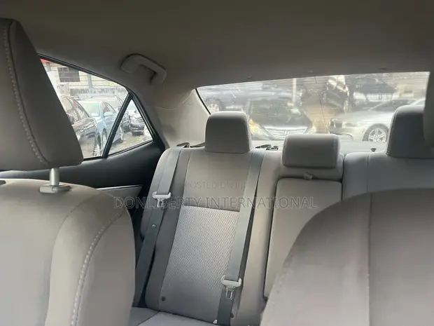 2015 Toyota Corolla LE Sedan - Amfani Da Ita A Kasashen Waje - 1
