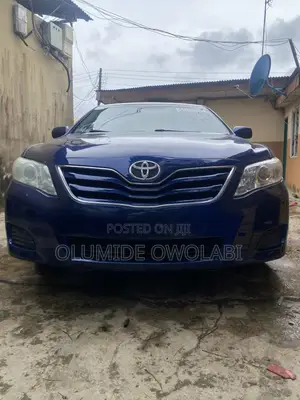 2010 Toyota Camry LE Sedan - Accident Free