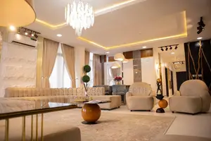 Gidan Kwana 3-Bedroom Mai Kallon Teku tare da Pool/Gym/Wasan Kusa da Teku a Ikoyi