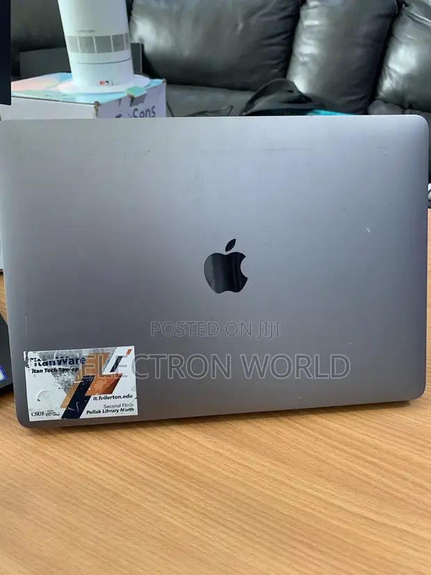 Apple MacBook Air 2020 M1, 8GB RAM, 256GB SSD - 1