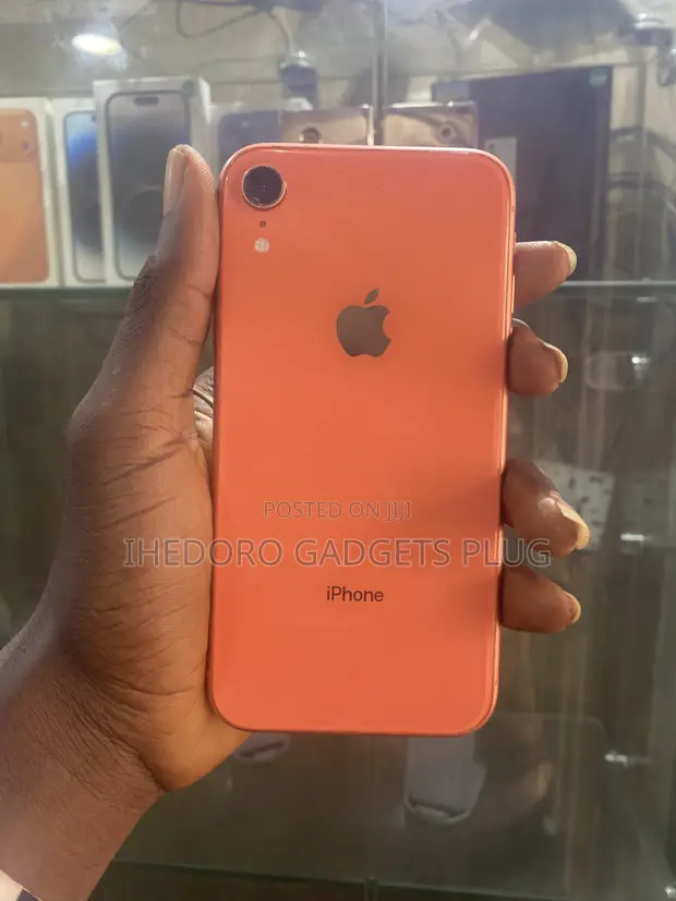 Apple iPhone XR 256GB - 1