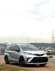 Toyota Sienna XLE 2022 Silver - 1