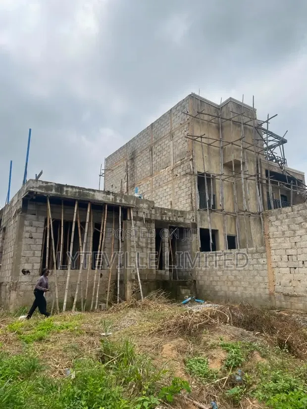 4 Bedroom Duplex don sayarwa a Life Camp, Abuja - 1