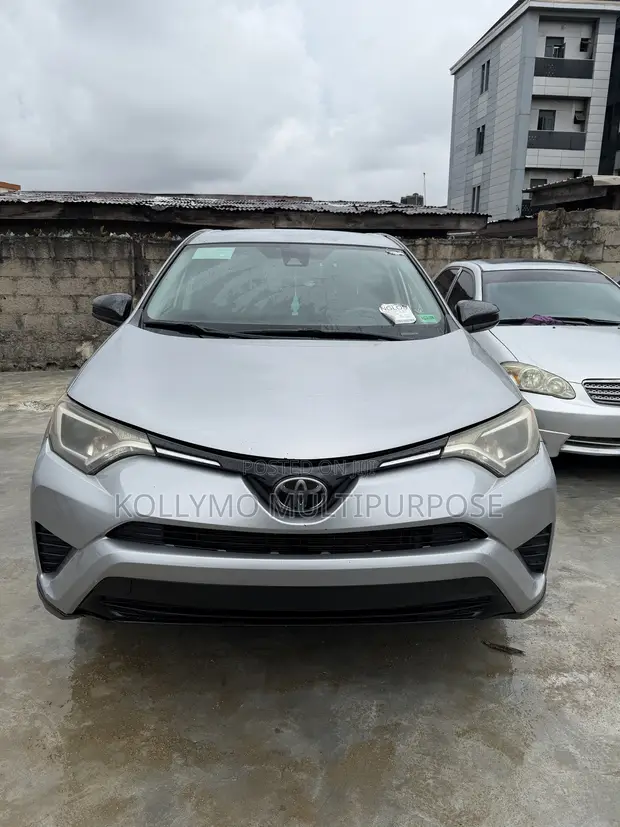 2018 Toyota RAV4 LE SUV AWD - 1