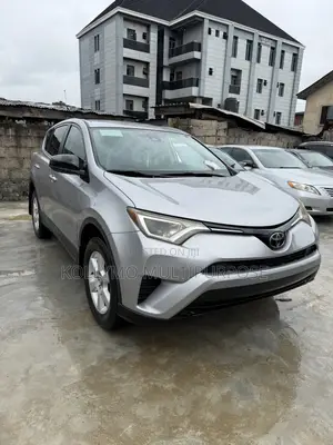 2018 Toyota RAV4 LE SUV AWD