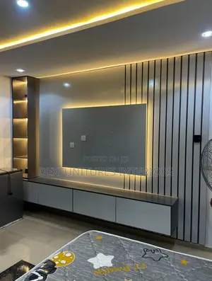 TV Console mai Aljihu da Wurin Bude