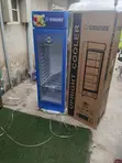 Snowsea LC-300W Upright Beverage Display Cooler - 1