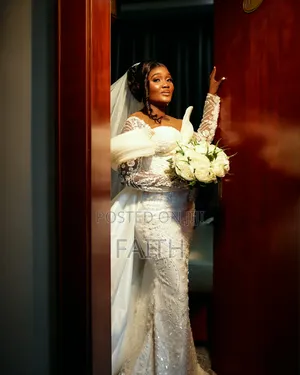 Used Wedding Gown - Size L, White Lace