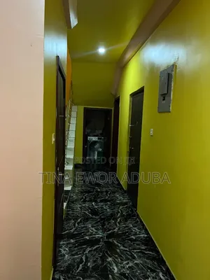 4-Bedroom Townhouse/Terrace in Canal West, Osapa London