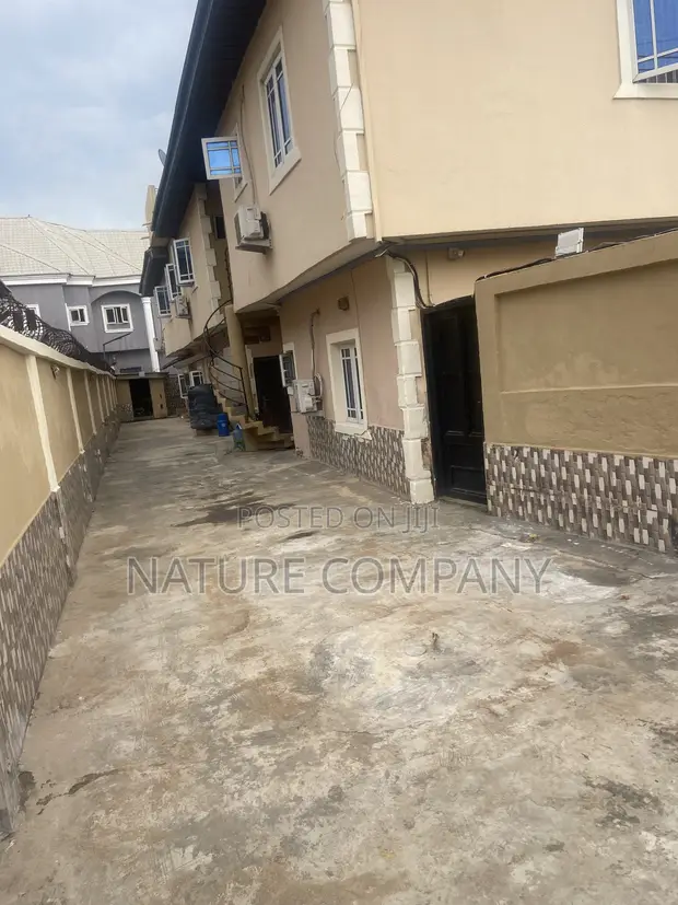 3-Bedroom Block of Flats don haya a River Bank Estate, Ojodu - 1