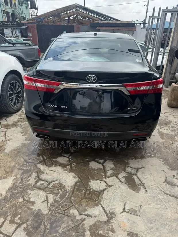 Toyota Avalon 2013 Black - 1