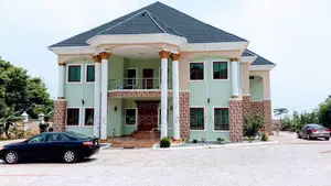Gidan Bacci 7 da Kayayyaki a Guzape, Abuja, Ana Sayarwa